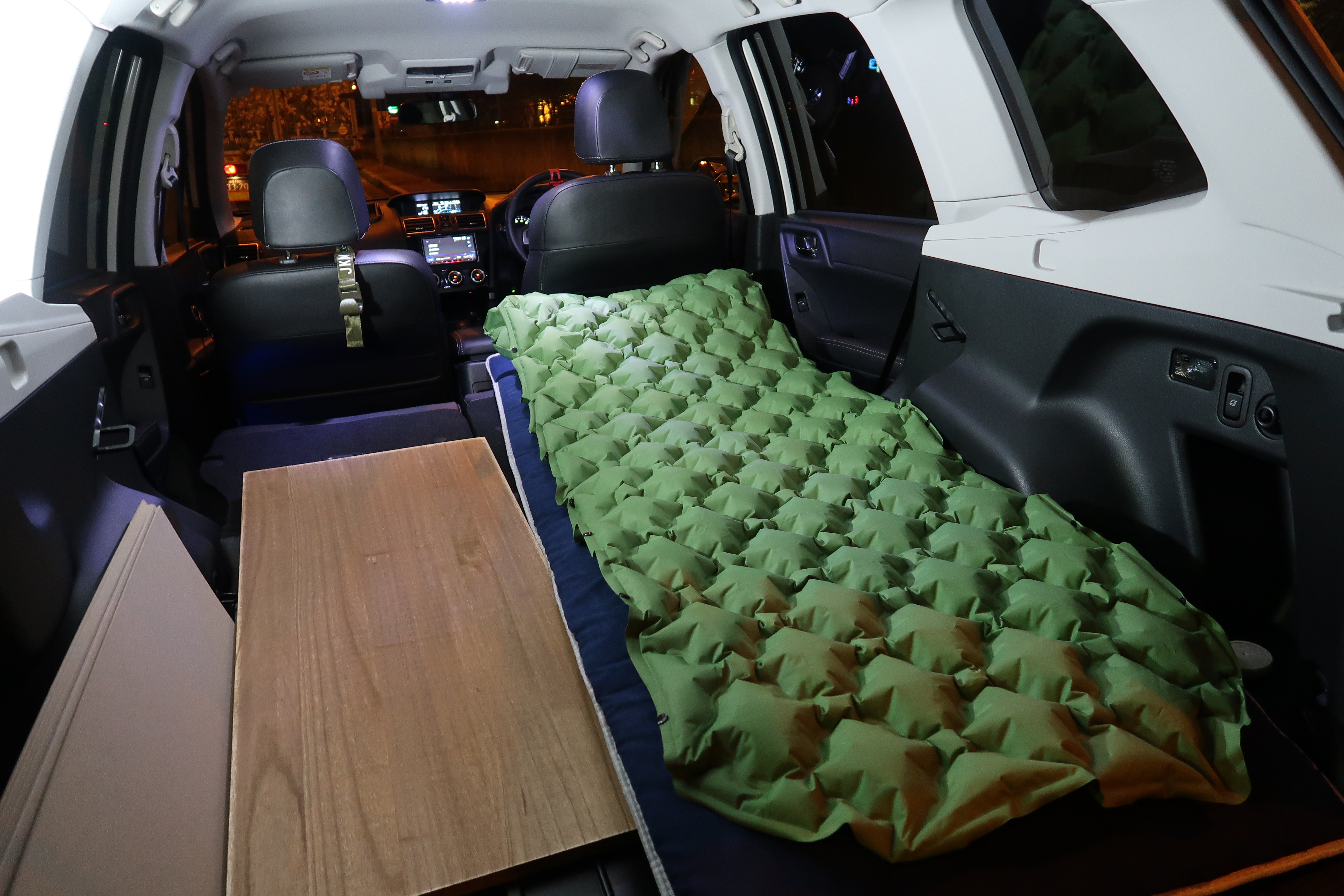 21新商品 枕付き アウトドア マット 車用ベッド 車中泊 後部座席マット エアー